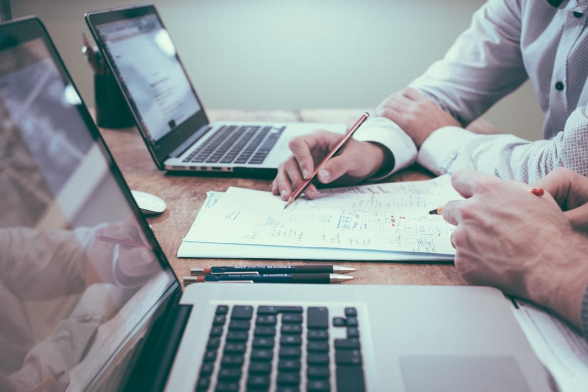 Ecommerce Business Plan: How to Go From Side Hustle to Full-Time in 2026